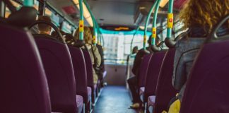 Autista di un pullman scolastico risulta ubriaco ai controlli: patente ritirata