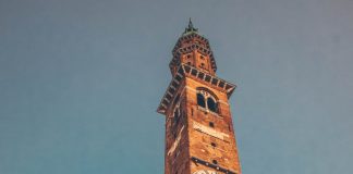 L’insegnante in pensione diventa una guida turistica