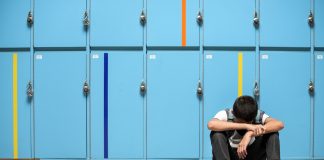 A scuola i maschi soffrono più delle femmine?