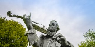 Mozart “bocciato” a scuola perché troppo erotico