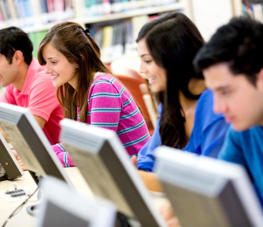 Gli universitari italiani studiano di più degli altri europei