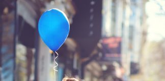 Il mondo si tinge di blu nella Giornata mondiale sull’autismo