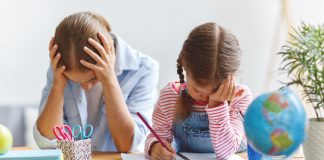 Si impara sui banchi di scuola e non dai compiti a casa, lo dicono le statistiche