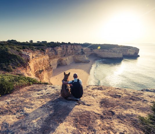 Praticare il Dog trekking fa bene agli adulti ma anche ai bambini
