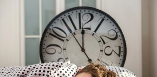 Ricominciare a svegliarsi presto dopo le vacanze, come fare?