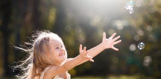 I segnali per riconoscere se nostro figlio è un bambino felice