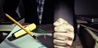 E quando il bullo è il professore?