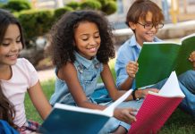 L’ora di lezione all’aperto che fa bene agli adulti e ai bambini