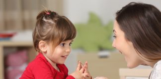 Ritardo fonologico: cosa fare se mio figlio non parla?